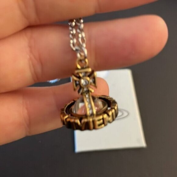 VIVIENNE Westwood gold tone necklace - Picture 3 of 6